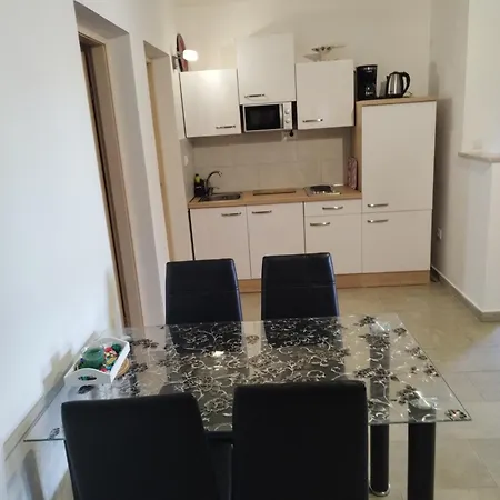 Апартаменты Memic 100 M Do Plaze, Memic Only 100m From Пореч