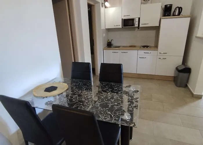 Apartmán Memic 100 M Do Plaze, Memic Only 100m From Poreč