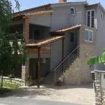 Apartman Memic 100 M Do Plaze, Memic Only 100m From *