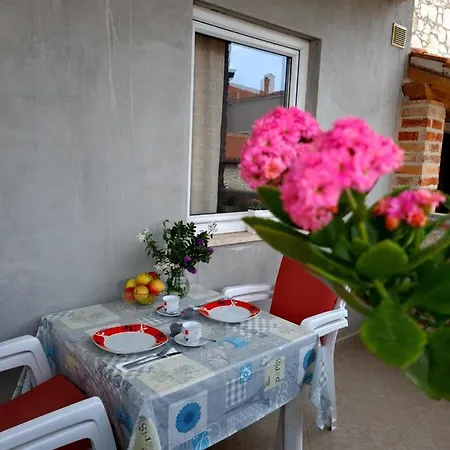 Appartement Memic 100 M Do Plaze, Memic Only 100m From Poreč