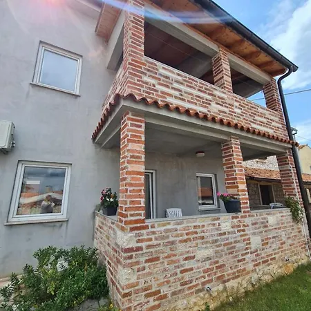 Memic 100 M Do Plaze, Memic Only 100m From * Porec