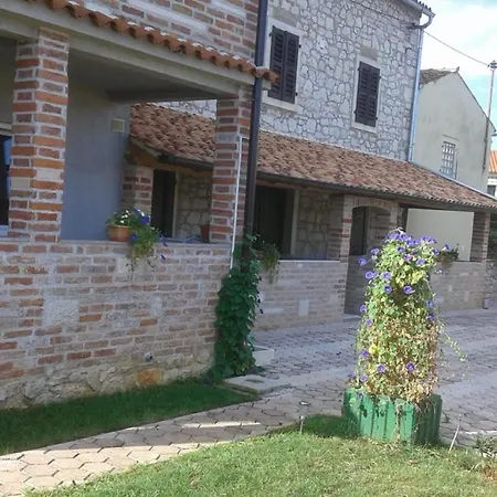 Appartamento Memic 100 M Do Plaze, Memic Only 100m From