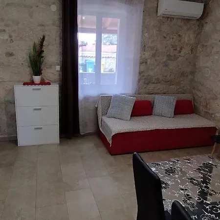 Memic 100 M Do Plaze, Memic Only 100m From Porec