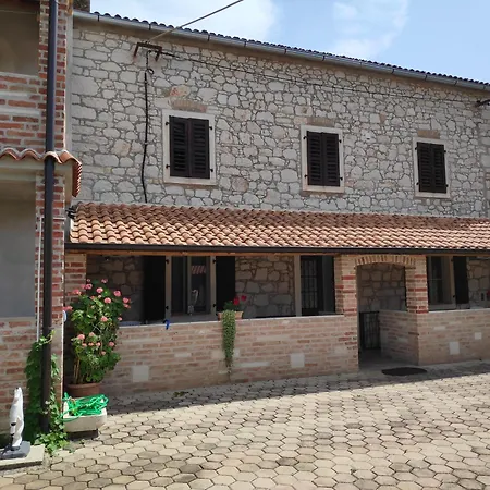 Memic 100 M Do Plaze, Memic Only 100m From Apartment