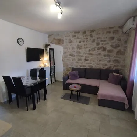 Memic 100 M Do Plaze, Memic Only 100m From Apartment *