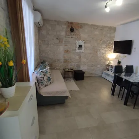 Memic 100 M Do Plaze, Memic Only 100m From * Πόρετς