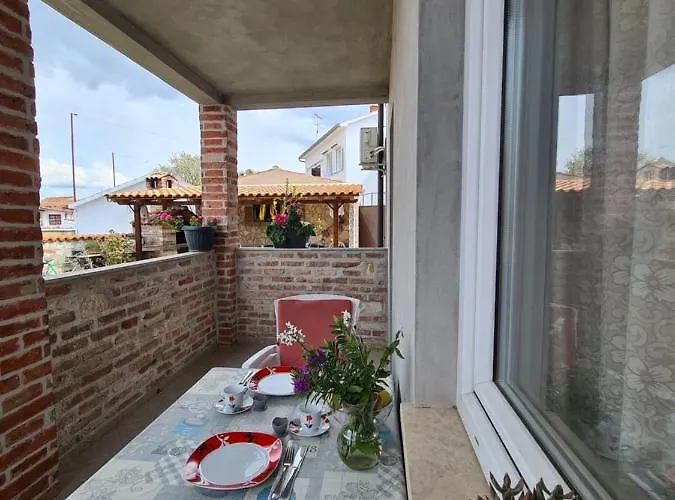 Memic 100 M Do Plaze, Memic Only 100m From פורץ