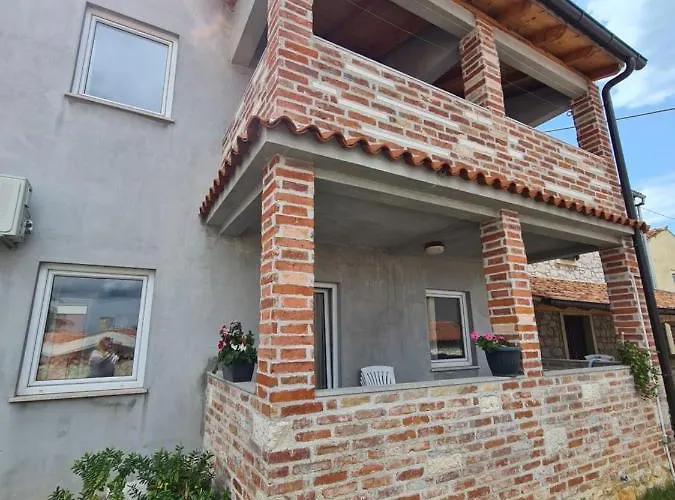 Memic 100 M Do Plaze, Memic Only 100m From * פורץ