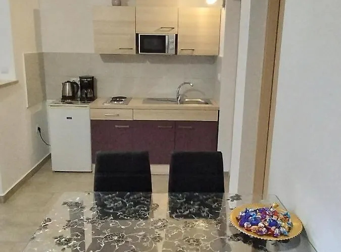 Memic 100 M Do Plaze, Memic Only 100m From * פורץ