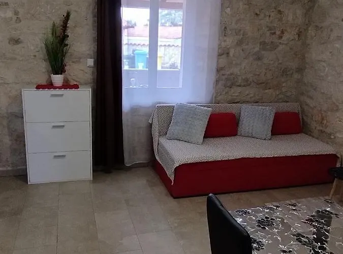 Memic 100 M Do Plaze, Memic Only 100m From פורץ