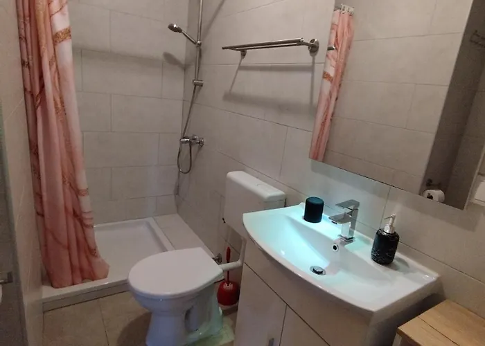 Memic 100 M Do Plaze, Memic Only 100m From Апартаменты Пореч