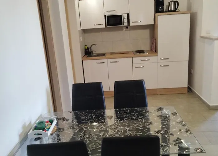 דירה Memic 100 M Do Plaze, Memic Only 100m From פורץ