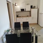 Apartment Memic 100 M Do Plaze, Memic Only 100m From Porec