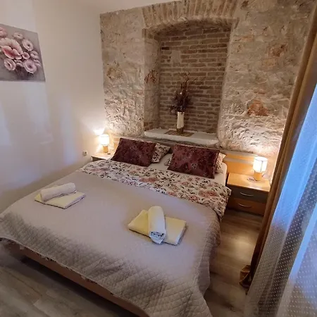 Memic 100 M Do Plaze, Memic Only 100m From Porec