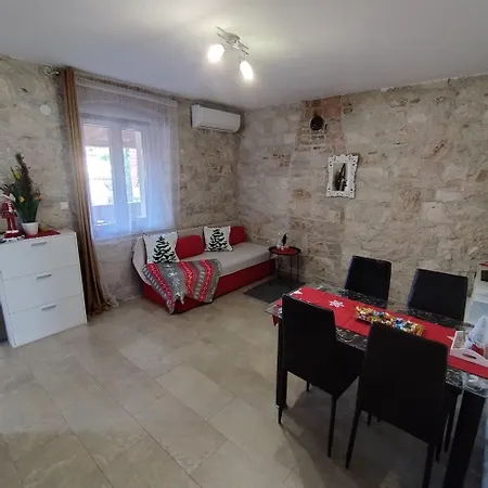 Memic 100 M Do Plaze, Memic Only 100m From Apartment *