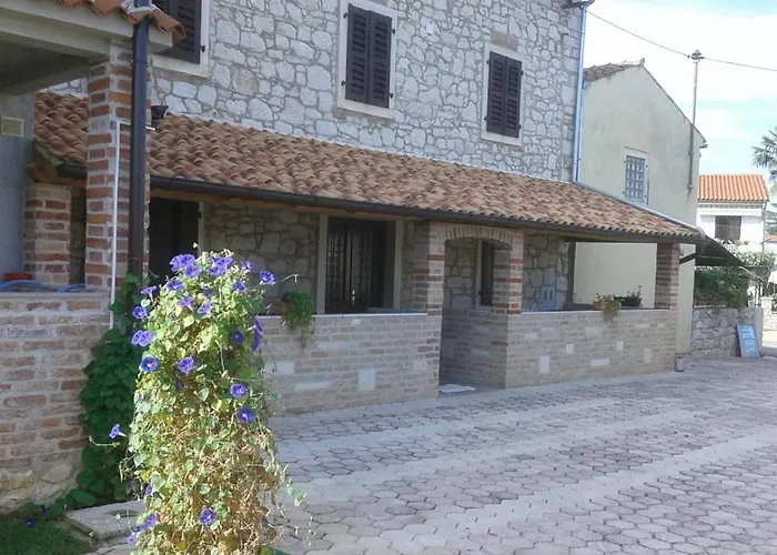 Memic 100 M Do Plaze, Memic Only 100m From Lejlighed