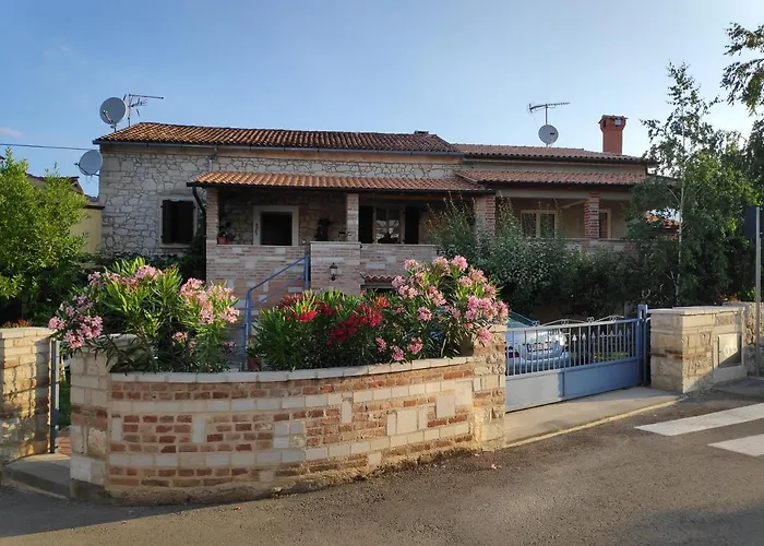 Memic 100 M Do Plaze, Memic Only 100m From Lejlighed